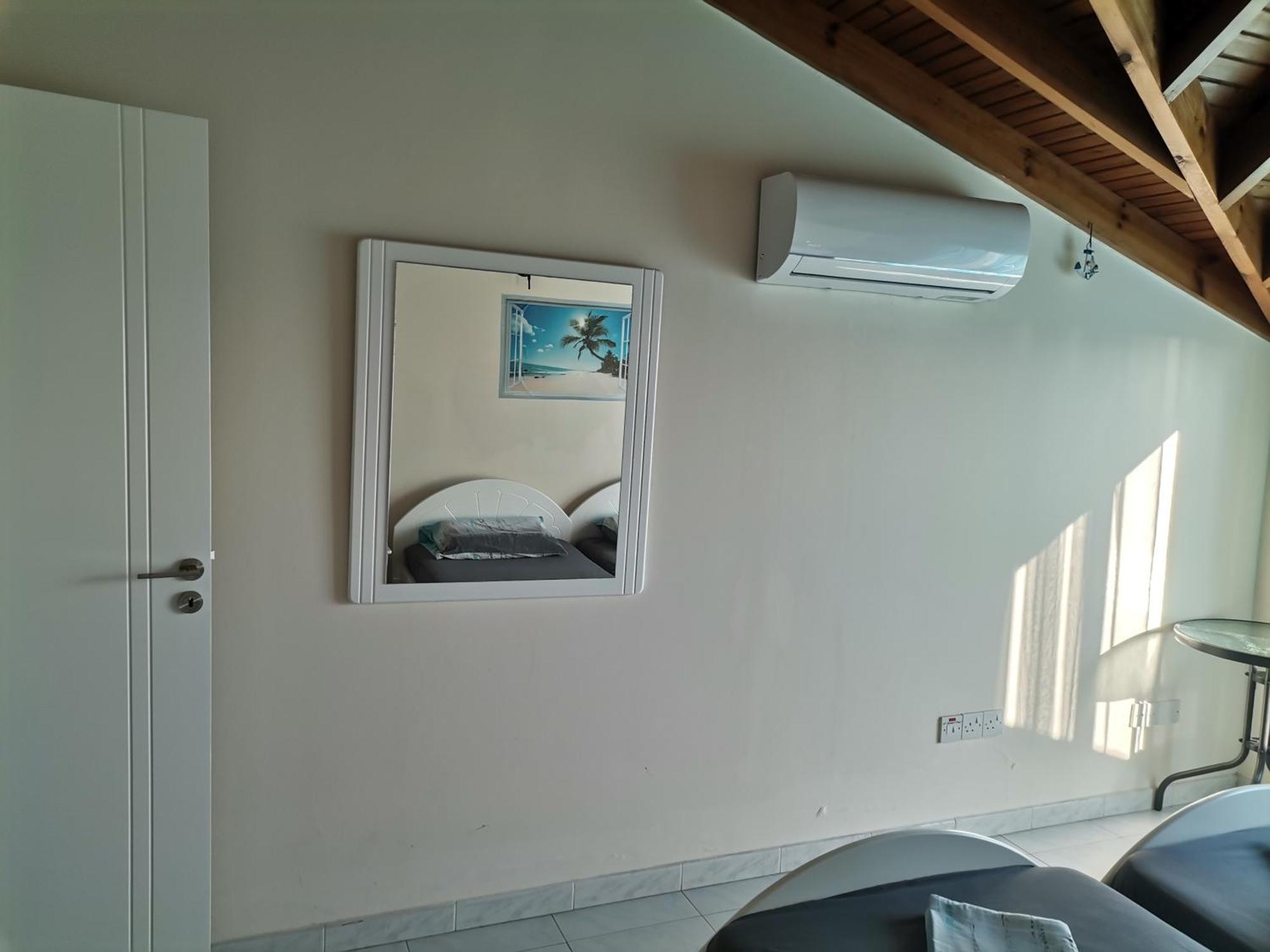 Lighthouse Apartman Lárnaka Szoba fotó